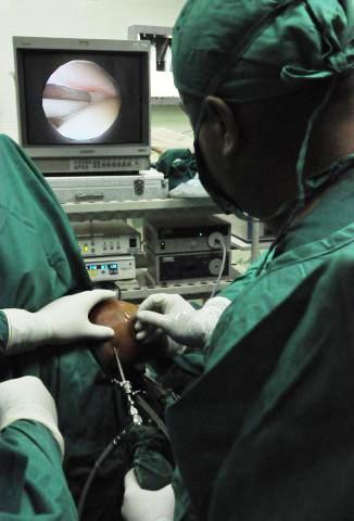 Primera operación de hombro por artroscopia en Camagüey